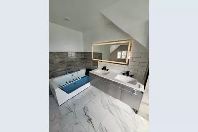 4324 N 14th St, Milwaukee, WI 53209 - Photo 8