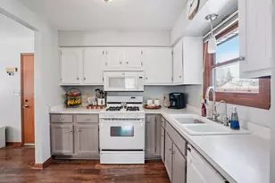 7254 S 38th St, Franklin, WI 53132 - Photo 12