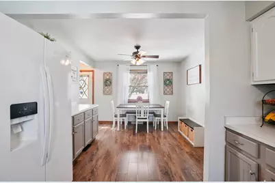 7254 S 38th St, Franklin, WI 53132 - Photo 4