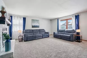 7254 S 38th St, Franklin, WI 53132 - Photo 8