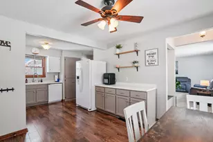 7254 S 38th St, Franklin, WI 53132 - Photo 10