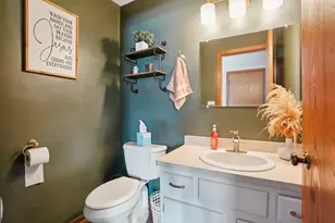 7254 S 38th St, Franklin, WI 53132 - Photo 26