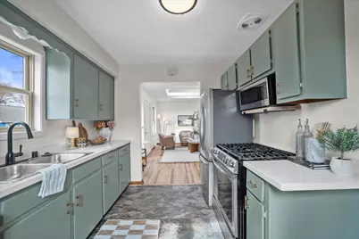 W166N8430  Dardis Ave, Menomonee Falls, WI 53051 - Photo 8