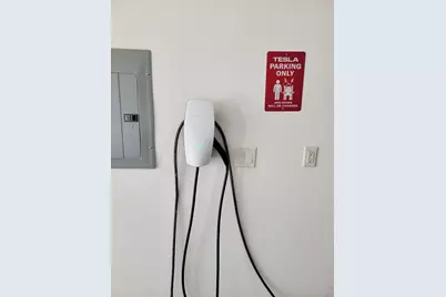 2136 N Commerce St, Milwaukee, WI 53212 - Photo 32