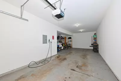 2136 N Commerce St, Milwaukee, WI 53212 - Photo 28