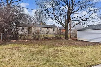 739 N 115th St, Wauwatosa, WI 53226 - Photo 32