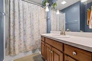 1111 Shorecrest Dr, Racine, WI 53402 - Photo 14