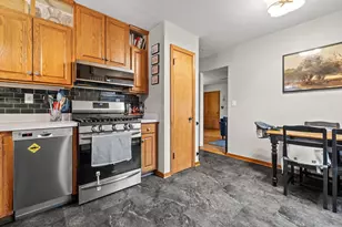 1111 Shorecrest Dr, Racine, WI 53402 - Photo 10