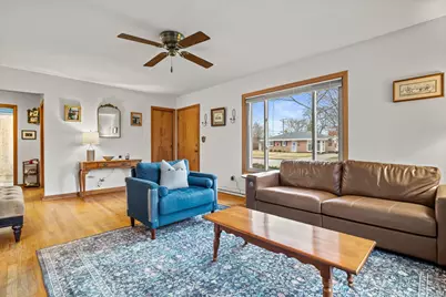 1111  Shorecrest Dr, Racine, WI 53402 - Photo 2