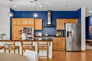 601 E Ogden Ave, Milwaukee, WI 53202 - Photo 4