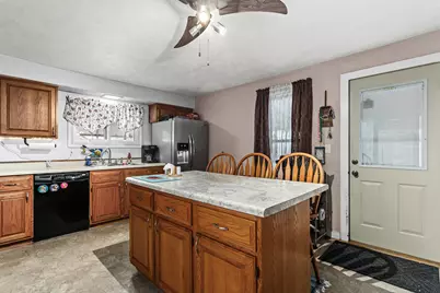 119 E Green St, Watertown, WI 53098 - Photo 10