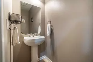 1691 N Marshall St, Milwaukee, WI 53202 - Photo 12