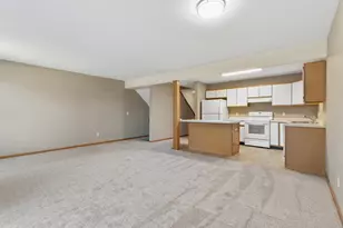 3207 Randolph Rd, Janesville, WI 53546 - Photo 8