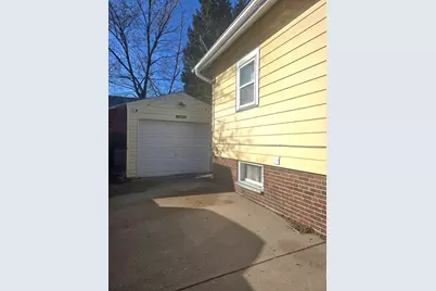 1007  71st St, Kenosha, WI 53143 - Photo 2