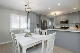 2018 N 114th St, Wauwatosa, WI 53226 - Photo 12