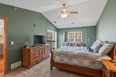 17940 W Jacobs Ridge Ct, New Berlin, WI 53146 - Photo 18