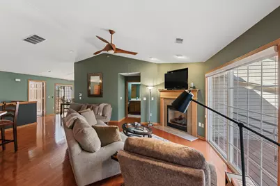 17940 W Jacobs Ridge Ct, New Berlin, WI 53146 - Photo 12