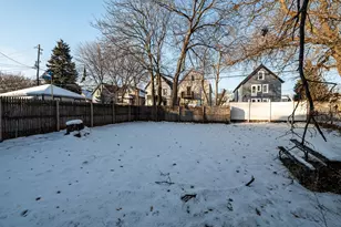 1747 S 28th St, Milwaukee, WI 53215 - Photo 24