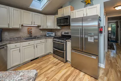 W5594  Briarwood Rd, Sugar Creek, WI 53121 - Photo 22