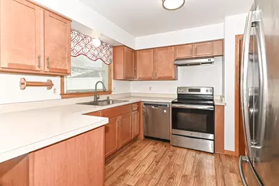 7038 W Lakefield Dr, Milwaukee, WI 53219 - Photo 12