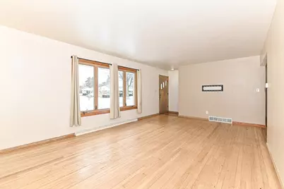 7038 W Lakefield Dr, Milwaukee, WI 53219 - Photo 8