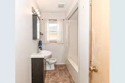 7038 W Lakefield Dr, Milwaukee, WI 53219 - Photo 20