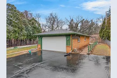 W231S2543  Racine Ave, Waukesha, WI 53186 - Photo 2