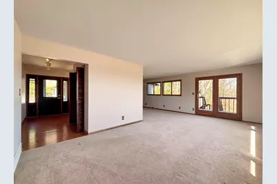 W270N198  Arrowhead Trl, Pewaukee, WI 53188 - Photo 8