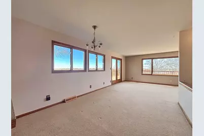 W270N198  Arrowhead Trl, Pewaukee, WI 53188 - Photo 4