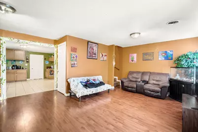 2375 S 15th Pl, Milwaukee, WI 53215 - Photo 6