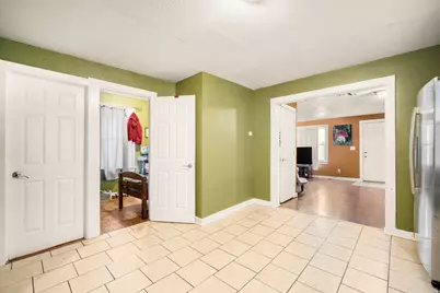 2375 S 15th Pl, Milwaukee, WI 53215 - Photo 8