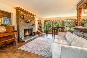 923 W Montclaire Ave, Glendale, WI 53217 - Photo 6