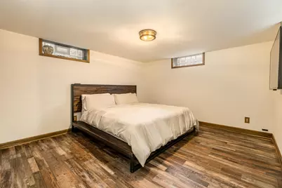 923 W Montclaire Ave, Glendale, WI 53217 - Photo 24