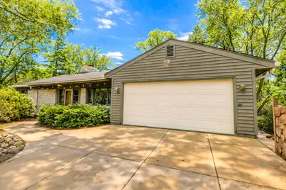 923 W Montclaire Ave, Glendale, WI 53217 - Photo 2