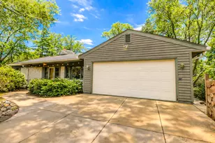 923 W Montclaire Ave, Glendale, WI 53217 - Photo 2