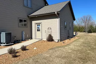 7439 Lee Rd, Hartford, WI 53027 - Photo 48