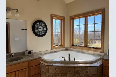 7439  Lee Rd, Hartford, WI 53027 - Photo 22