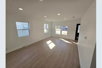 4578 N 127th St, Butler, WI 53007 - Photo 10