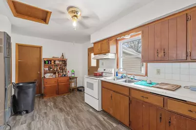 1909  Salisbury Rd #1911, West Bend, WI 53090 - Photo 16