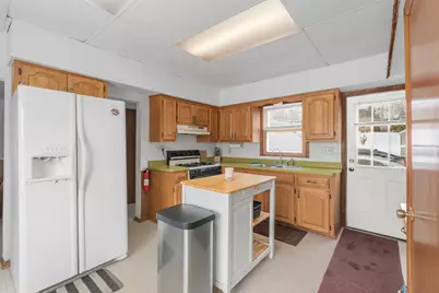 1909  Salisbury Rd #1911, West Bend, WI 53090 - Photo 4