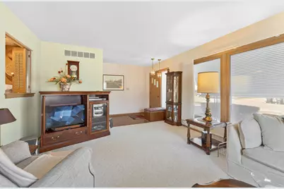 1217  Fairway Dr, Racine, WI 53405 - Photo 6