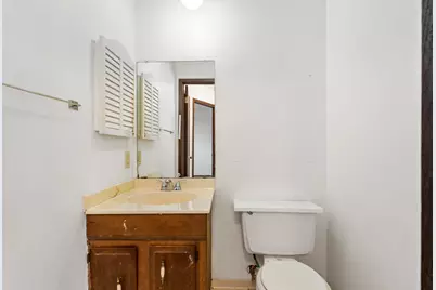 10818 W Donna Dr, Milwaukee, WI 53224 - Photo 12