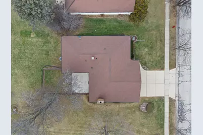 5826  Sugarbush Ln, Greendale, WI 53129 - Photo 30