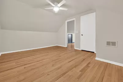 8441 W Lisbon Ave, Milwaukee, WI 53222 - Photo 10