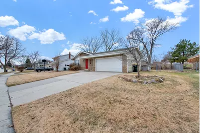 7679 S Lenox Ave, Milwaukee, WI 53154 - Photo 20