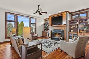 W243N2743 Creekside Dr, Pewaukee, WI 53072 - Photo 12