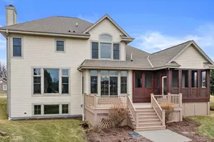 W243N2743 Creekside Dr, Pewaukee, WI 53072 - Photo 2