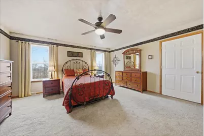 944  Ridgeway Cir, Fredonia, WI 53021 - Photo 14