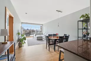 1550 E Royall Pl, Milwaukee, WI 53202 - Photo 4