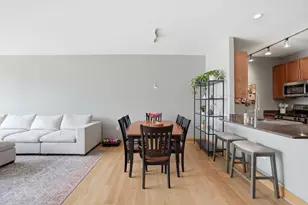 1550 E Royall Pl, Milwaukee, WI 53202 - Photo 6